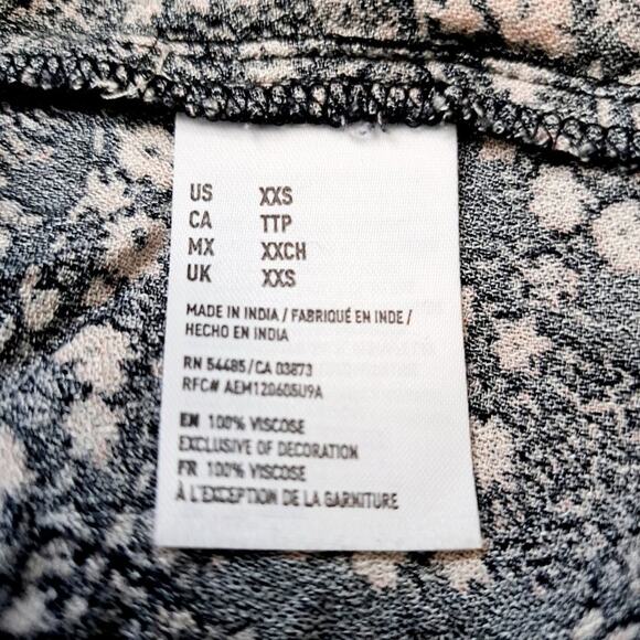 AEO deep V-neck Boho Floral Long Sleeve Romper - Picture 3 of 9